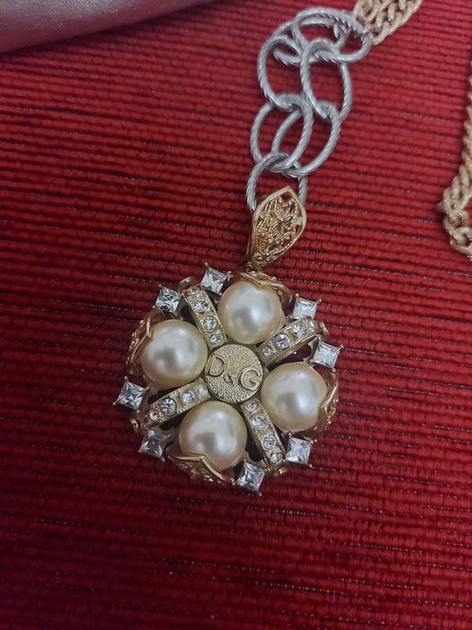 Colar D&G raro novo