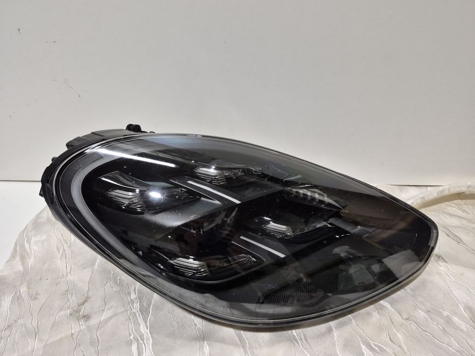 Lampa przód prawa przednia prawa PORSCHE PANAMERA 971 LED 973941036