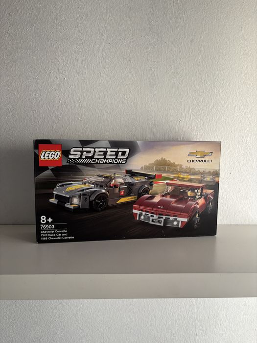 76903 LEGO Speed Champions Chevrolet Corvette C8.R Race Car and 1968 Chevrolet Corvette