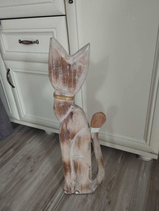 Figurka kot drewniana