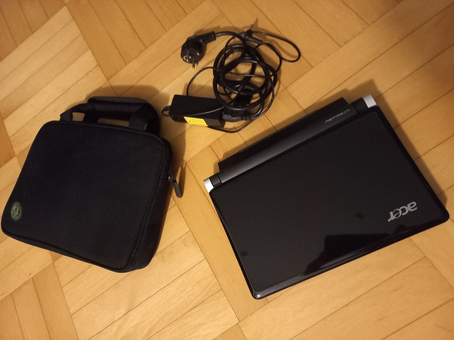 Notebook acer  z akcesoriami