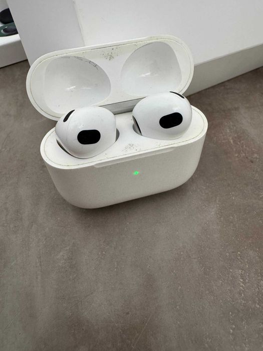 Apple AirPods 3 (Usado)