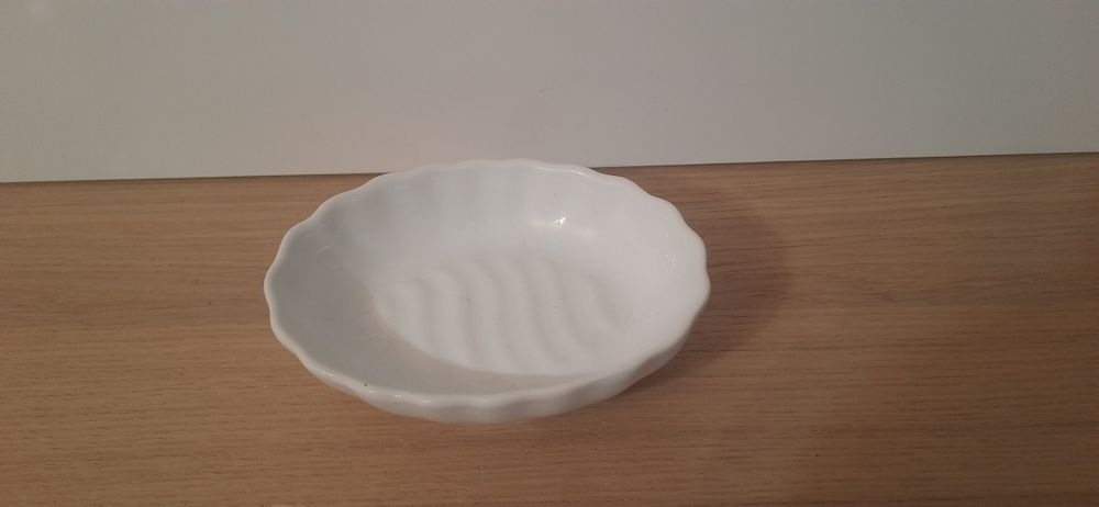 Керамическая мыльница: навесная,стоящая.