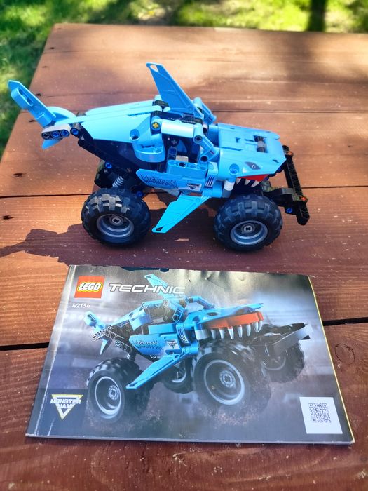 Lego Technic Megalodon 42134