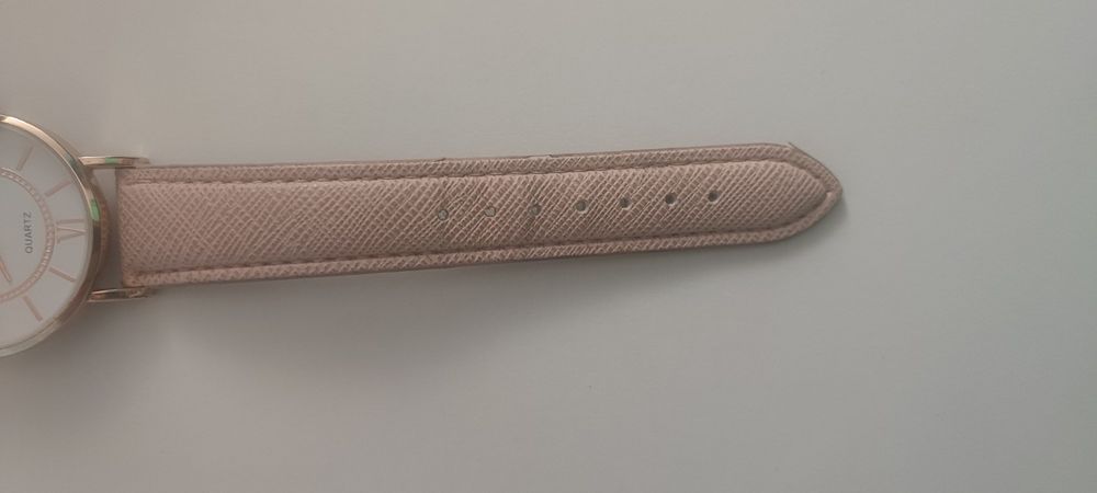 Zegarek damski na pasku