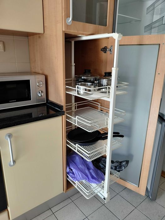 Cozinha completa com electrodomésticos - Móveis modernos