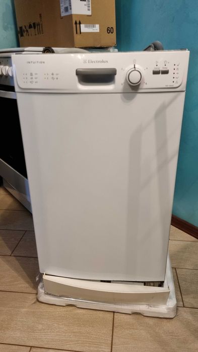Посудомийка Electrolux