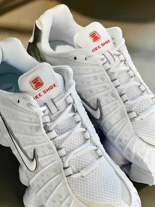 Buty sportowe Nike Shox TL White R.41