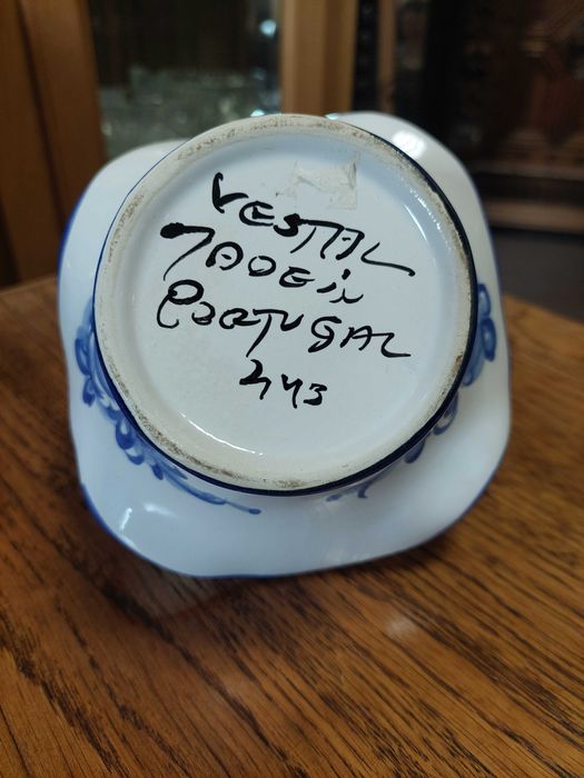 Ozdobny koszyczek ceramiczny Vestal