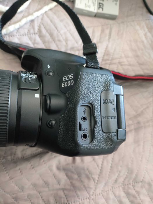 Canon EOS 600D + EFS 18-55mm