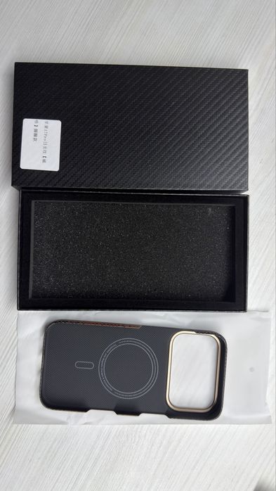 Карбоновий чехол для iPhone 17 pro