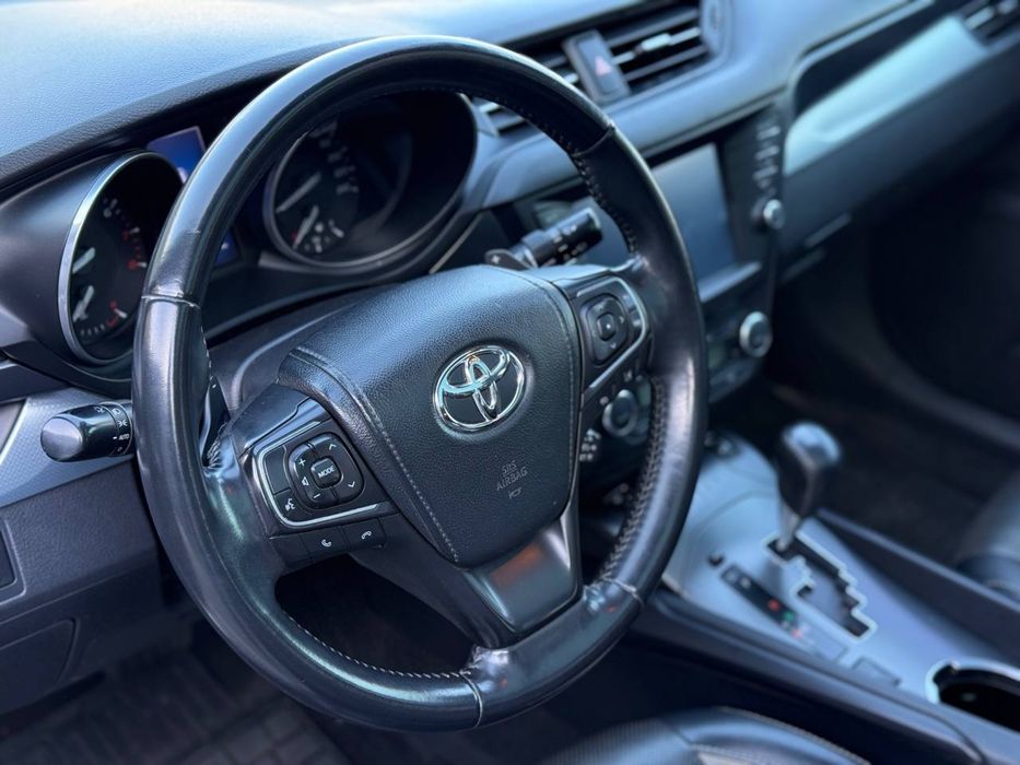 Toyota Avensis 2016