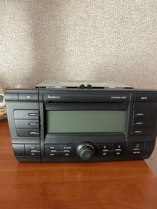 Продам магнитолу шкода а5