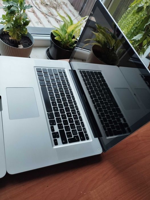 Apple MacBook PRO A1286 dwie sztuki! (na części)