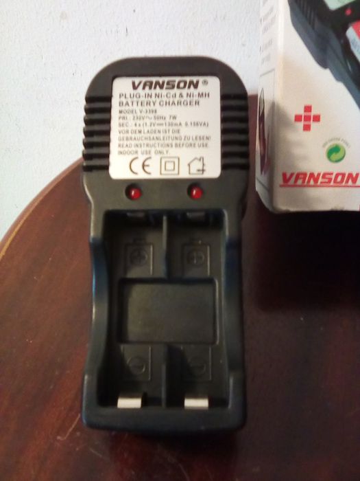AA battery charger (new)64550984288642121