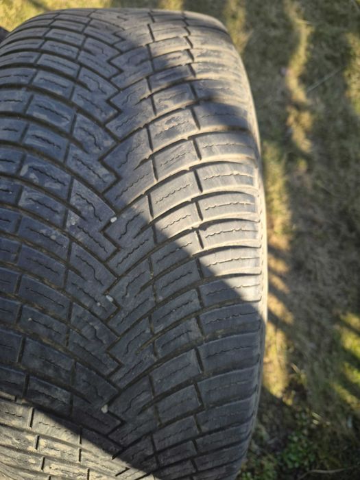 Opony 18 45 245 PIRELLI  Wielosezon