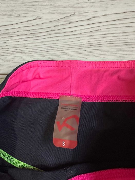 KARI TRAA LOUISE damskie legginsy getry treningowe do biegania góry S