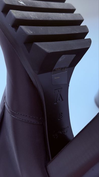 Чоботи від louis vuitton чорні 37 розмір