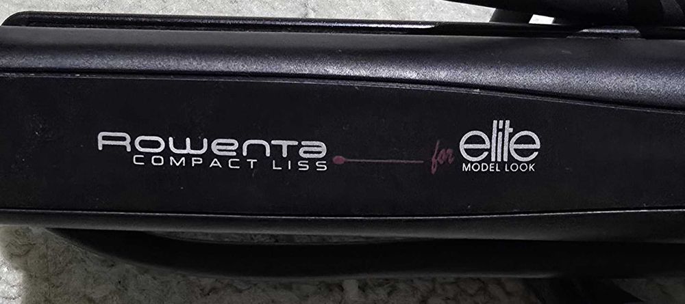 Випрямляч для волосся Rowenta Compact Liss із серії for Elite Model Look.