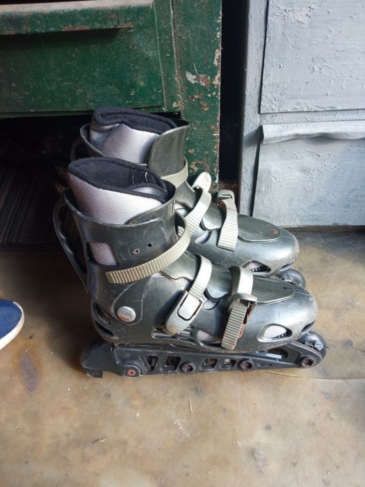 Продам одним лотом ролики взрослые 43 + 38 + защита