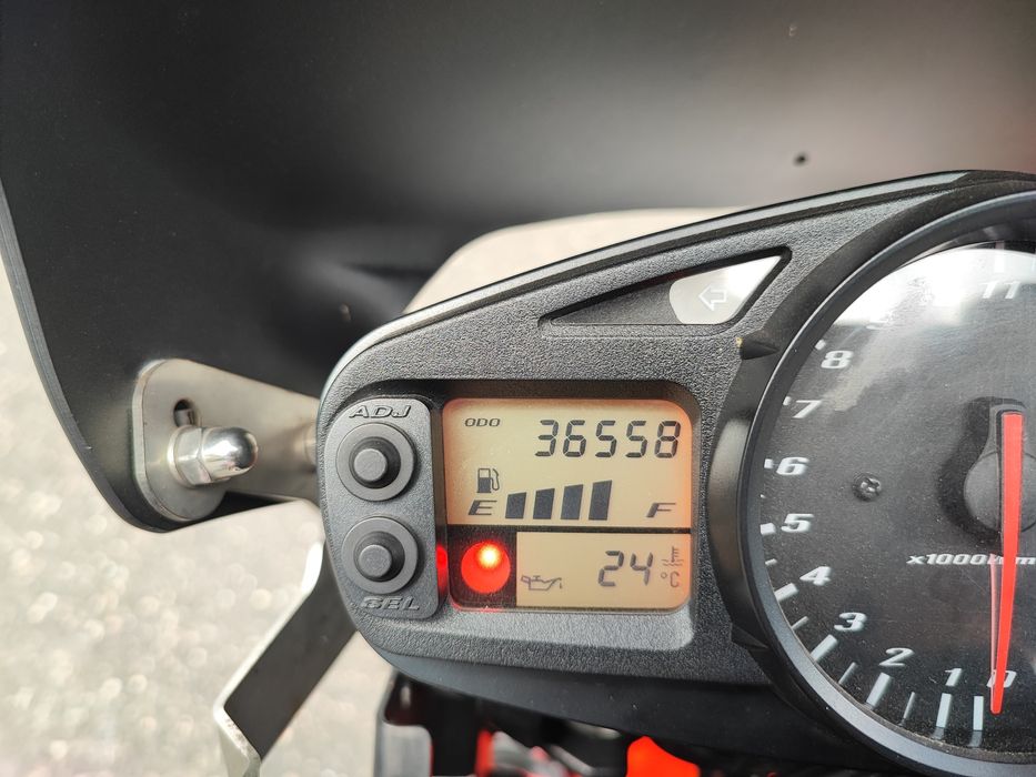 Suzuki GSR 600 2008 bogate wyposażenie