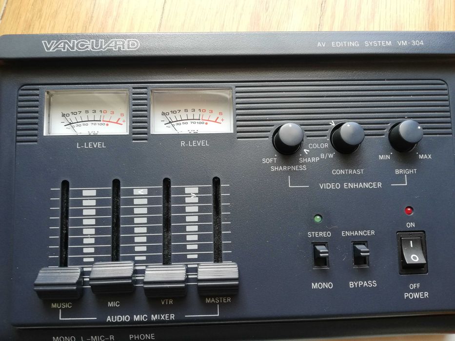 Editor de vídeo Vanguard VM-304