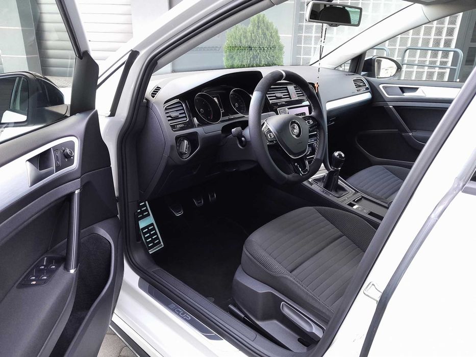 Golf VII 2.0 TDI R-line Bixenon LED Sam Parkuje Czujniki Tempomat