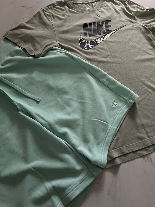 Nike t-shirt & champion short
