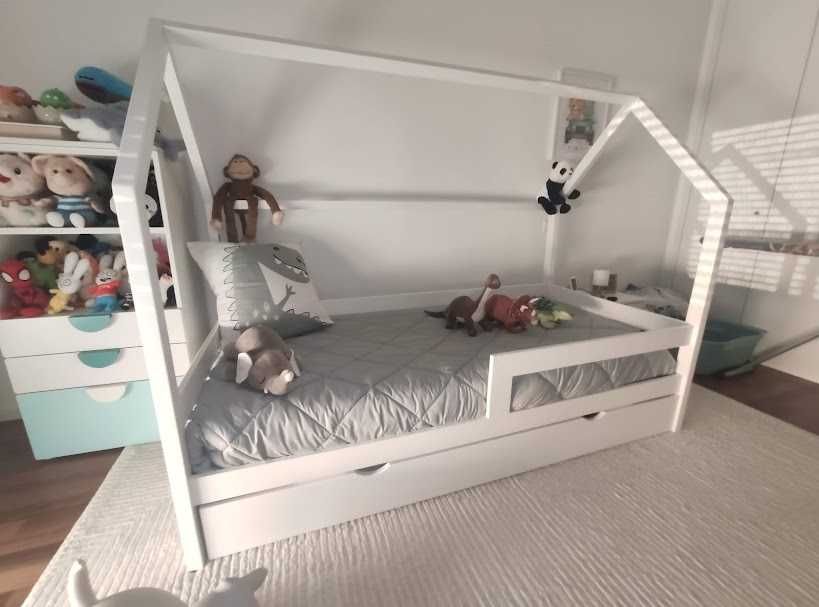 Cama de Criança Casinha baseada no método Montessori com colchão