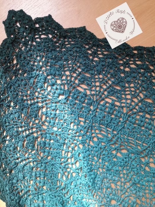 Chusta robiona na szydełku