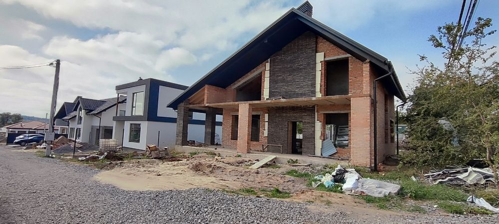 Продаж сучасного 2 поверхового будинку в престижному передмісті