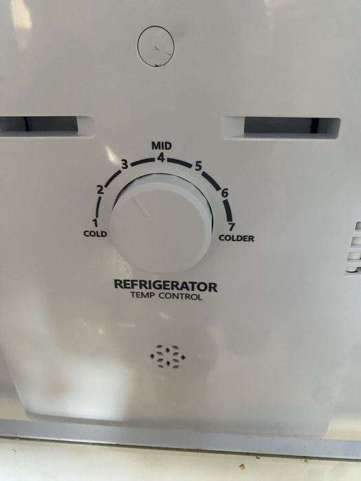 De 500 para €225 Frigorífico HISENSE RT422N4ACE (No Frost - 169.6 cm - 325 L - Inox)  Estamos pertissimo de Leiria 20 min