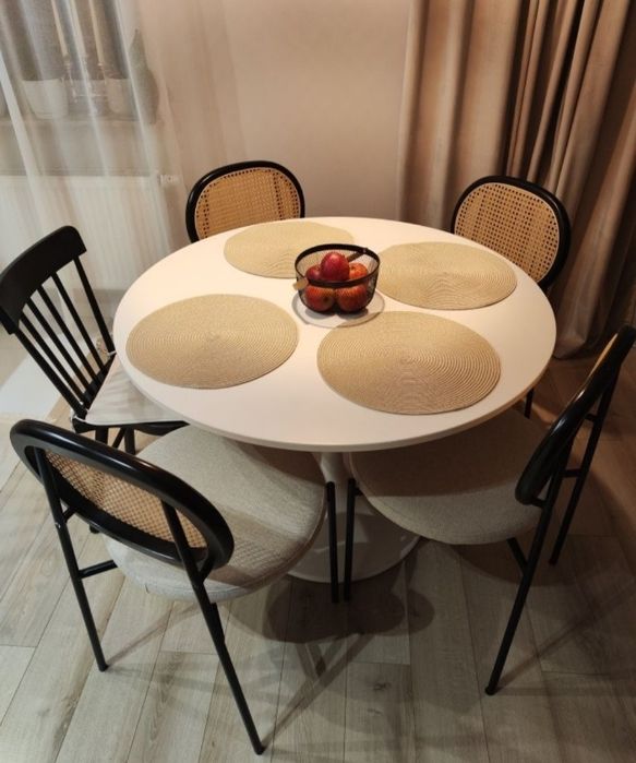 Biały stół DOCKSTA