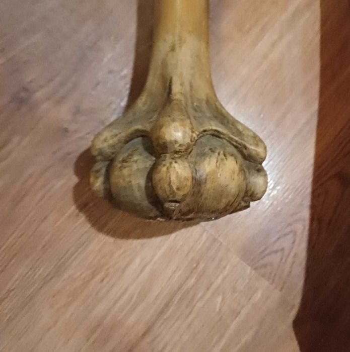 Antyczne rzeźbione nogi do stołu