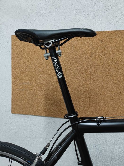 Bicicleta BH Top Line BTT com pneus de estrada
