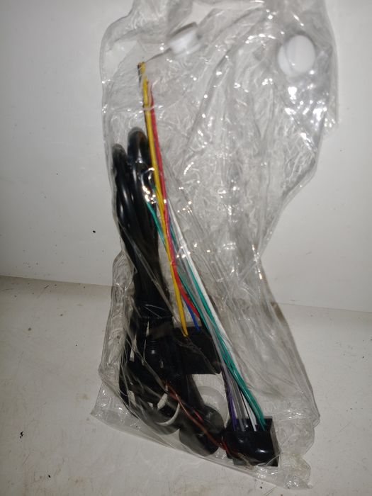 5€ cabos de ligar radio auto mais cabo de antena