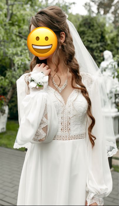 Весільна сукня