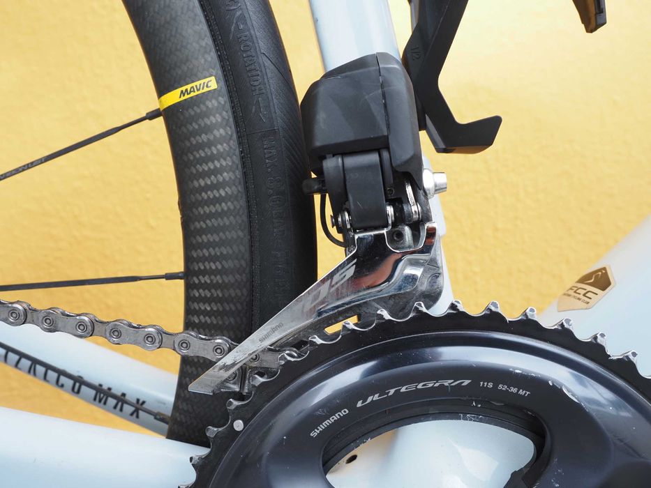 Bicicleta estrada Izalko Max 8.6