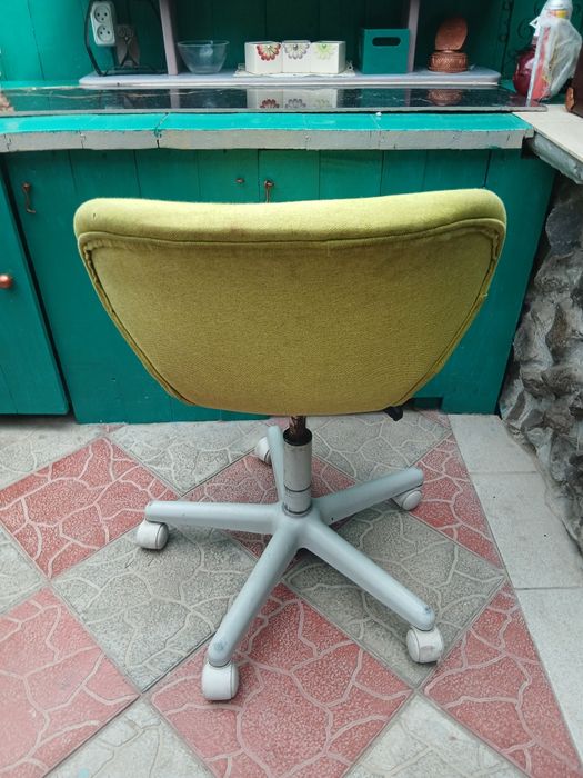 Офисный стул,мебель б /у