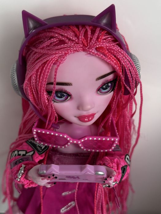 Lalka rainbow high pinkie