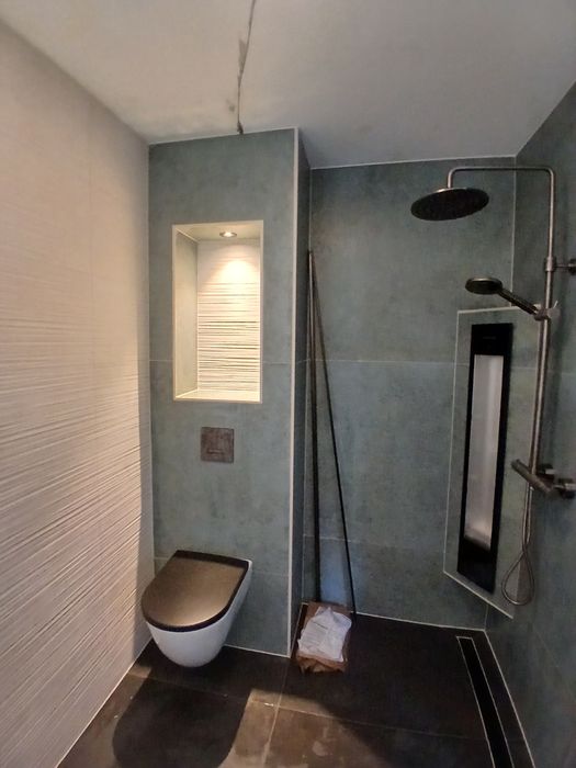 Professional Tile Layer467600925850357763