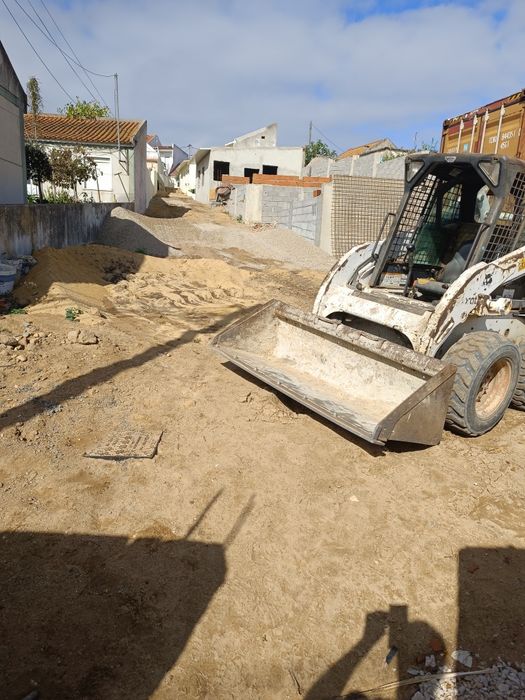 Serviços de Bobcat ( destroçador florestal)