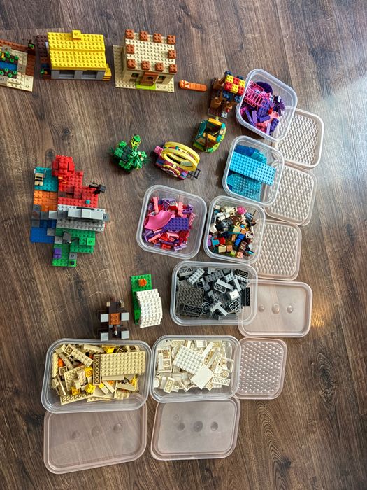 Zestaw klocków Lego minecraft oraz Lego friends