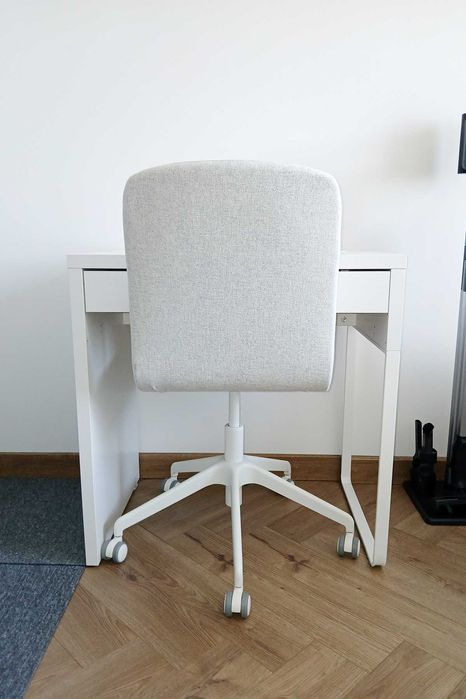 Dziecięce krzesło i biurko IKEA + regał KALLAX
