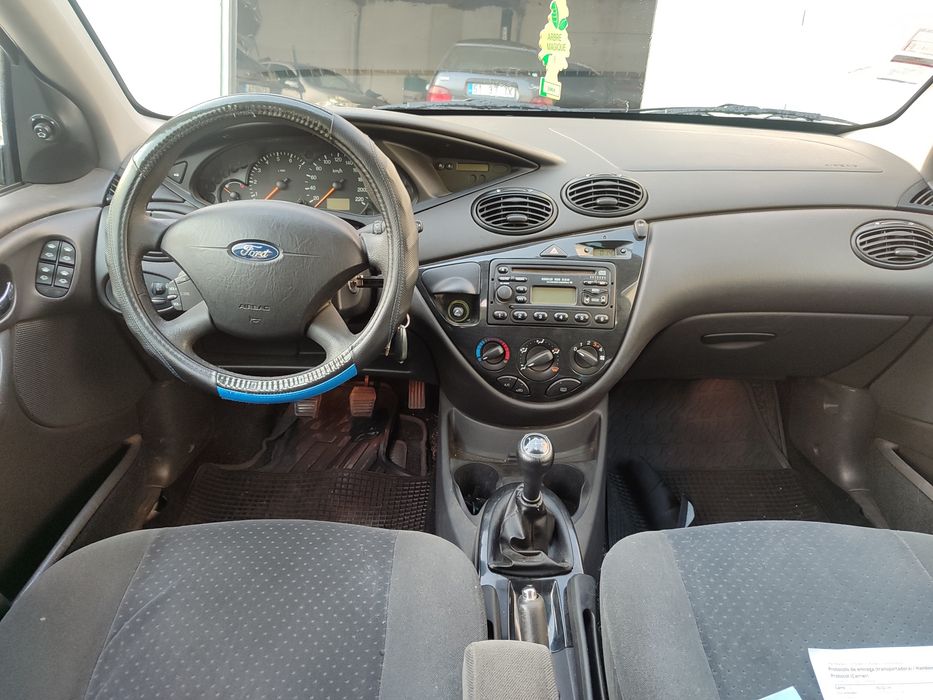 Ford Focus 1.6 Ghia 31.000km