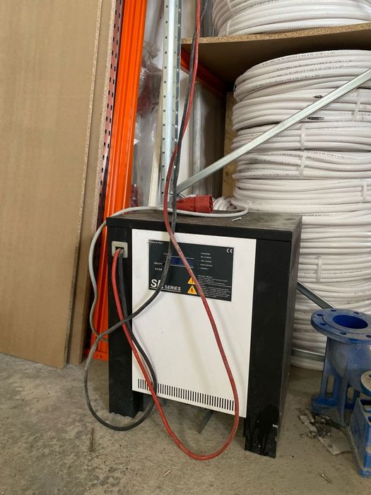 Empilhador retrátil 5m 1600kg elétrico