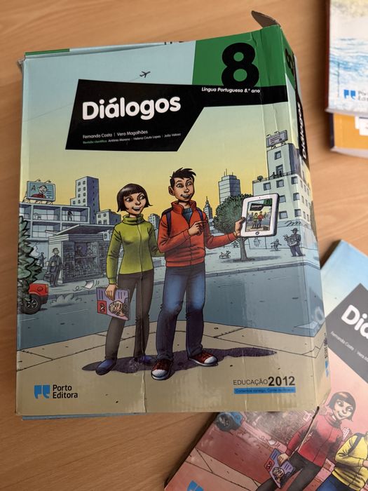 Conjunto de Manuais Portugues Dialogos 8° ano