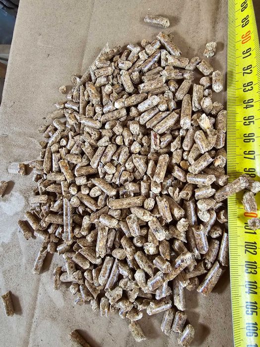 Пелети 6 мм:сосна (13500),дуб(18000)