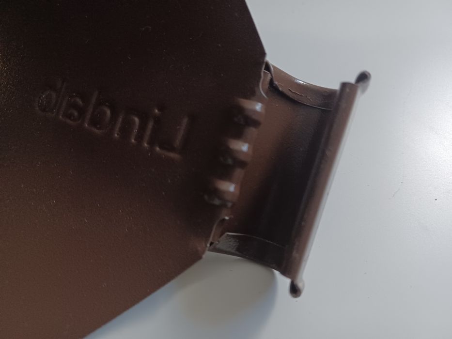 Sztucer, Lej spustowy do rynny Lindab  125/87 brązowy