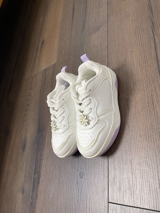 Кросівки для дівчинки 25 розмір